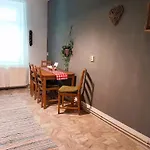 Spacious 2-room-apartment In Leutzsch *