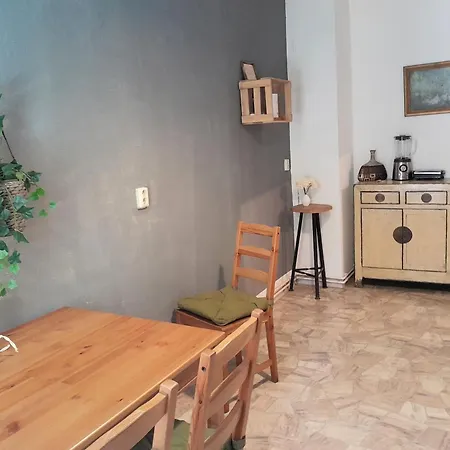 Spacious 2-room-apartment In Leutzsch Apartment Leipzig