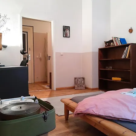 Апартаменты Spacious 2-room-apartment In Leutzsch *