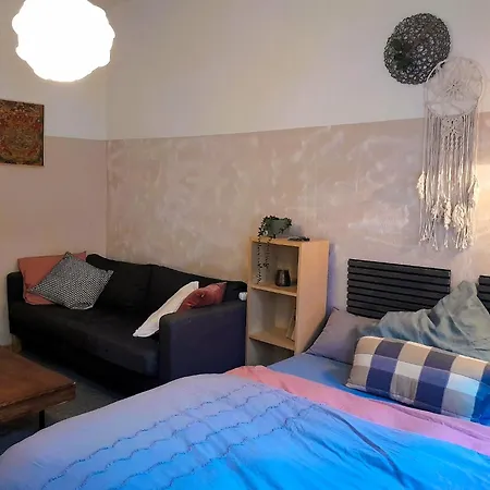 Apartment Spacious 2-room-apartment In Leutzsch Leipzig