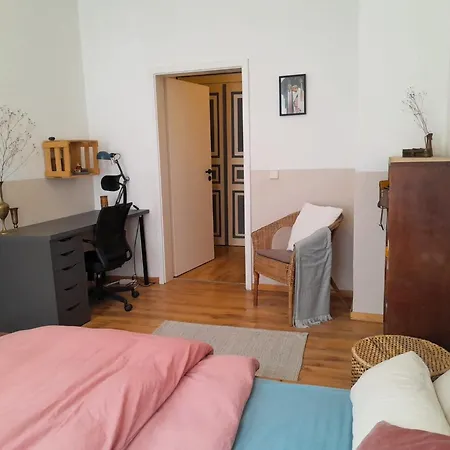 Апартаменты Spacious 2-room-apartment In Leutzsch