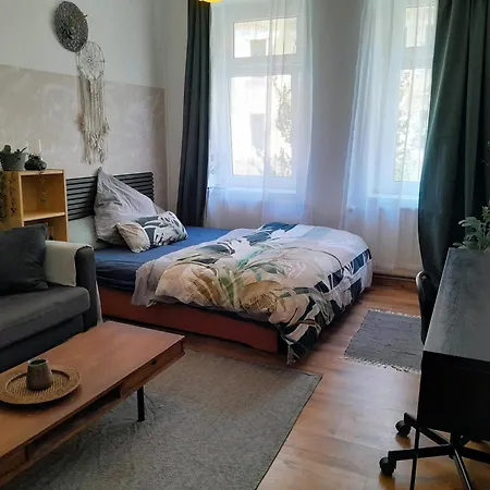 Spacious 2-room-apartment In Leutzsch Apartment Leipzig
