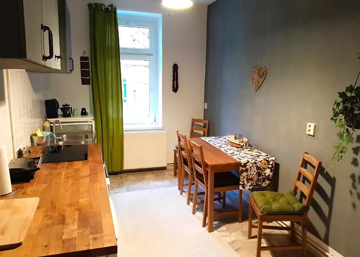 Spacious 2-room-apartment In Leutzsch Apartment *